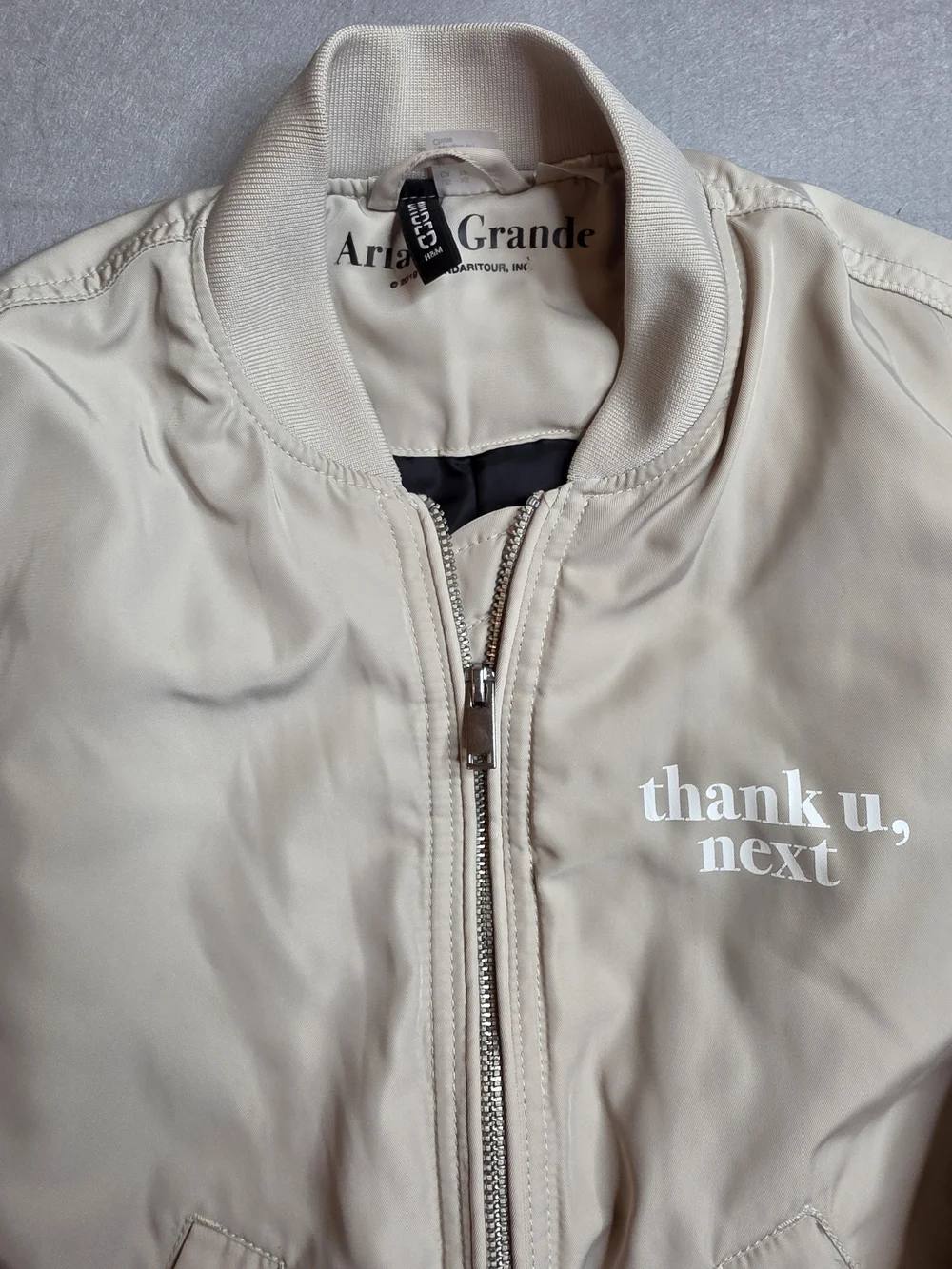 Ariana Grande Beige Graphic Bomber Jacket Thank U Next Size Xs - Picture 4 of 9